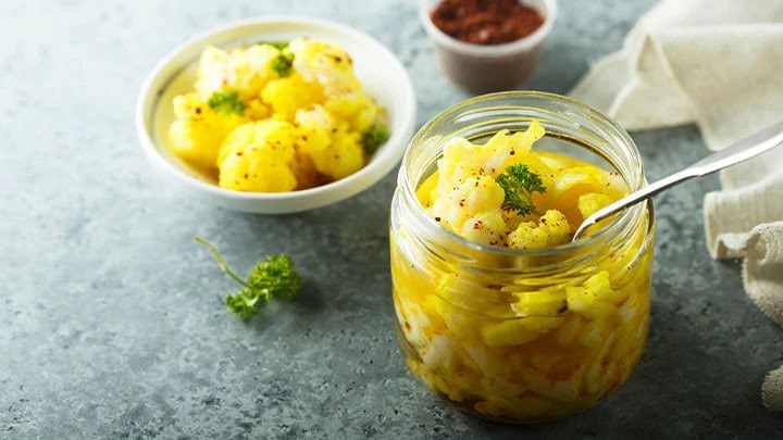 مراحل تهیه ترشی گل کلم با سرکه سیب مراحل تهیه ترشی گل کلم با سرکه سیب