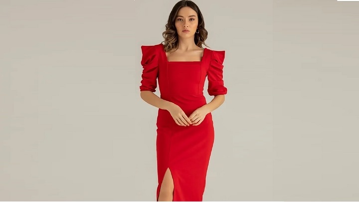 لباس مجلسی قرمز ساده و چاک دار لباس مجلسی قرمز ساده و چاک دار