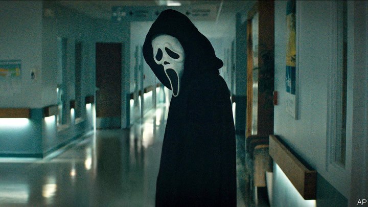مجموعه فیلمهای جیغ (Scream) از مجموعه فیلمهایی که در تعطیلات حتما باید تماشا کنید مجموعه فیلمهای جیغ (Scream) از مجموعه فیلمهایی که در تعطیلات حتما باید تماشا کنید