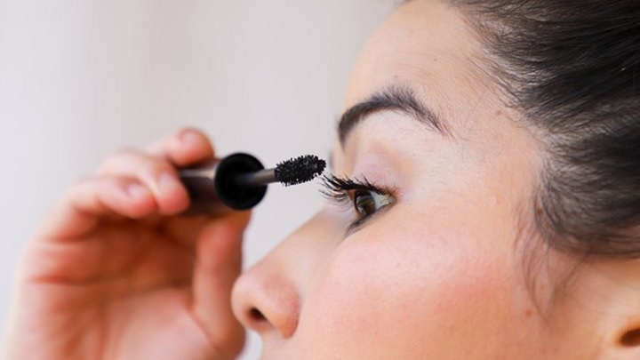 با این روش‌ها، مژه‌هایتان را بلندتر و پرپشت‌تر کنید