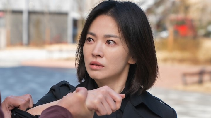 افتخار (The Glory) از سریالهای کرهای که شخصیتهای زن قدرتمندی دارند افتخار (The Glory) از سریالهای کرهای که شخصیتهای زن قدرتمندی دارند