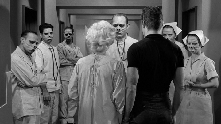 منطقه گرگ و میش یا منطقه نیمه‌روشن (The Twilight Zone) از کابوس‌وارترین سریال‌های ترسناک تاریخ