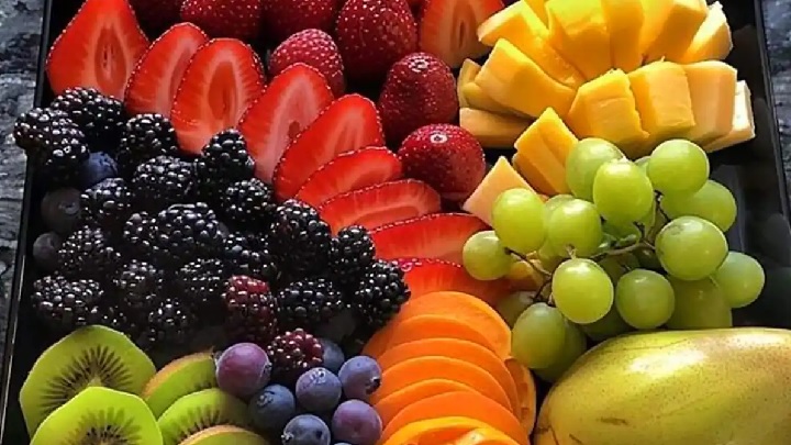 ایده‌های تزیین ظرف میوه سالاد و خرد شده