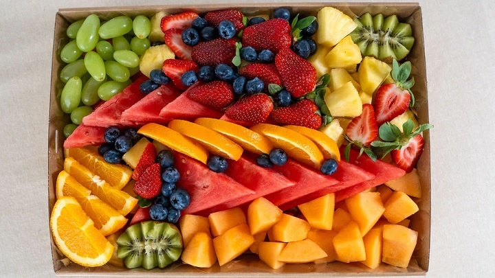 جذاب‌ترین ایده‌های تزیین سینی میوه