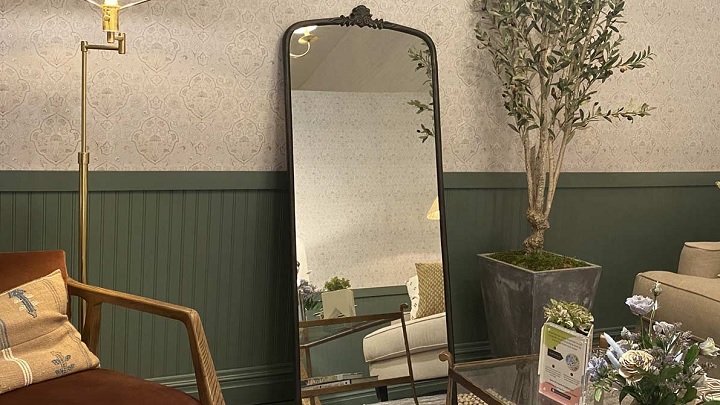 قدیمی‌ترین انواع آینه قدی