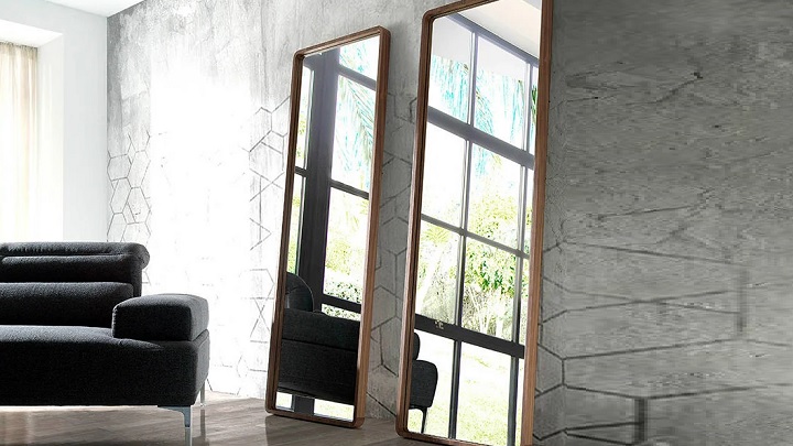 لوکس‌ترین مدل‌های آینه قدی قاب دار برای تزیین دیوار خانه