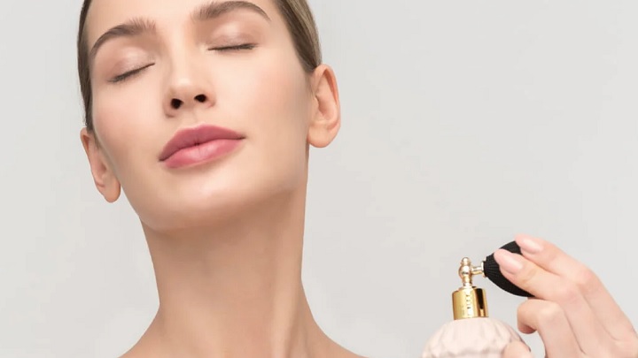 نامناسبترین نقاط بدن برای عطر زدن را بشناسید نامناسبترین نقاط بدن برای عطر زدن را بشناسید