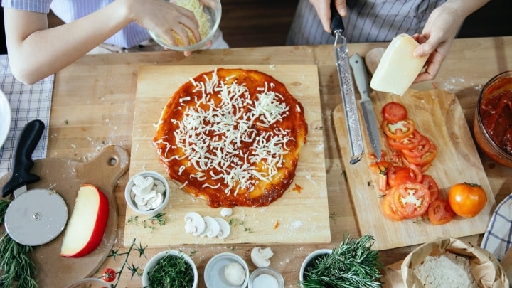 فوت و فن‌هایی که برای پخت پیتزای خانگی باید بدانید