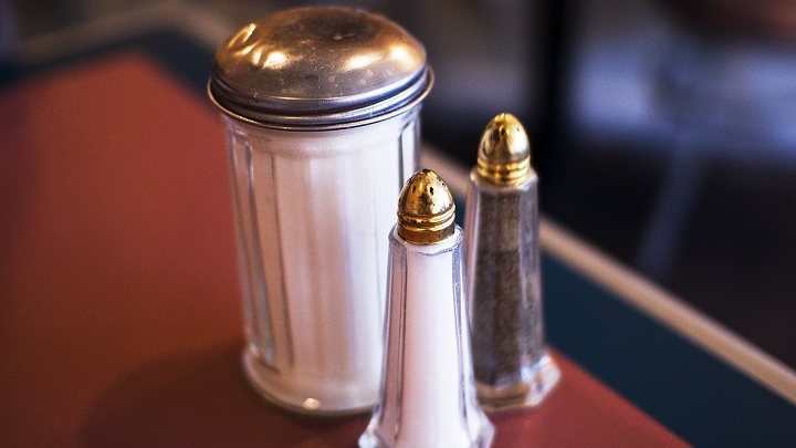 نکاتی که باید در مورد روشهای جلوگیری از گرفتگی سوراخ فلفلدان و نمکدان بدانید نکاتی که باید در مورد روشهای جلوگیری از گرفتگی سوراخ فلفلدان و نمکدان بدانید