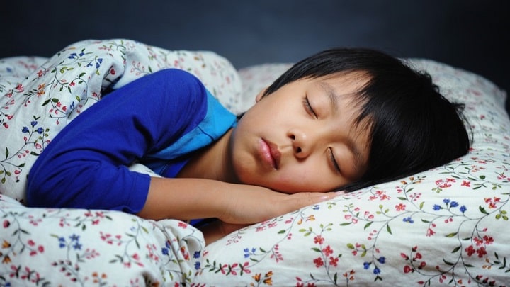 تنظیم کردن ساعت خواب کودک در برخورد با کودکی که مدرسه نمیرود تنظیم کردن ساعت خواب کودک در برخورد با کودکی که مدرسه نمیرود