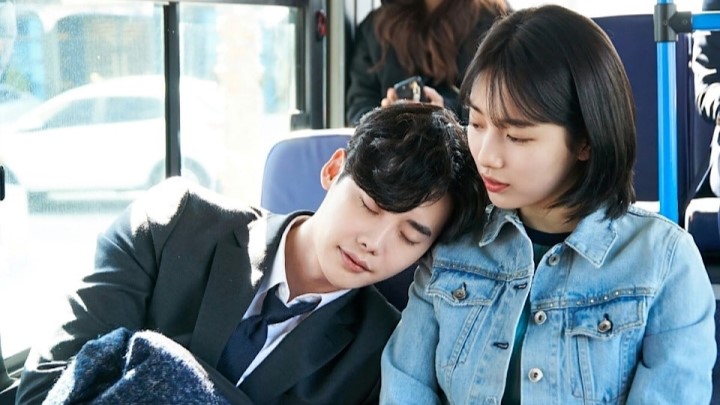 وقتی تو خواب بودی (While You Were Sleeping) از بهترین سریال‌های «لی جونگ سوک»