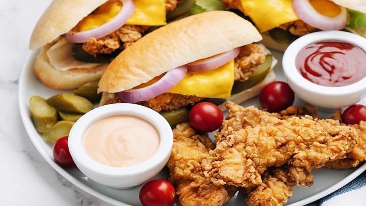 ساندویچ مخصوص بچه های بد غذا ساندویچ مخصوص بچه های بد غذا