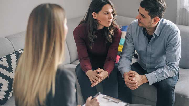 مراجعه به زوج درمانگر | نشانه ها