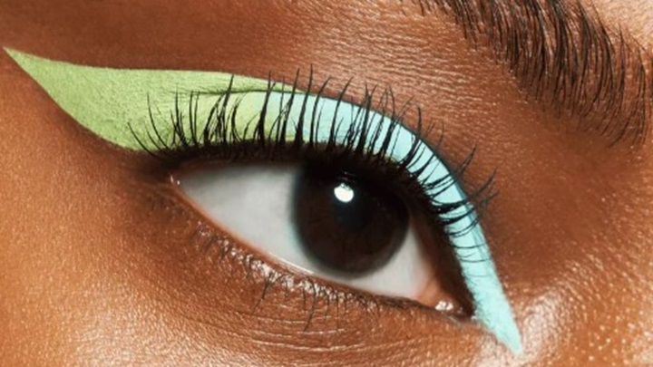 زیبایی چشم‌ها با خط چشم رنگی