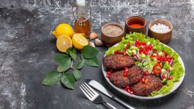 کتلت بادمجان کبابی با گوشت چرخکرده، طعمی که فراموش نمیکنید!