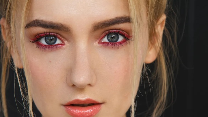 آرایش دخترانه به سبک خارجی کاملا طبیعی و بی نظیر