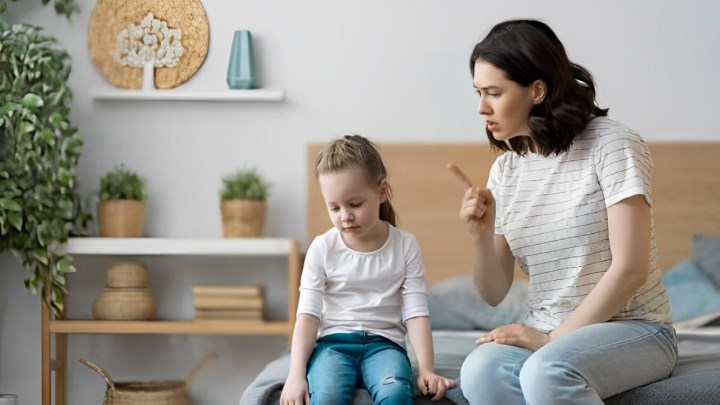 برای دیر رسیدن جریمه تعیین کنید از راهکارهای طلایی سر وقت رسیدن بچه‌ها به مدرسه