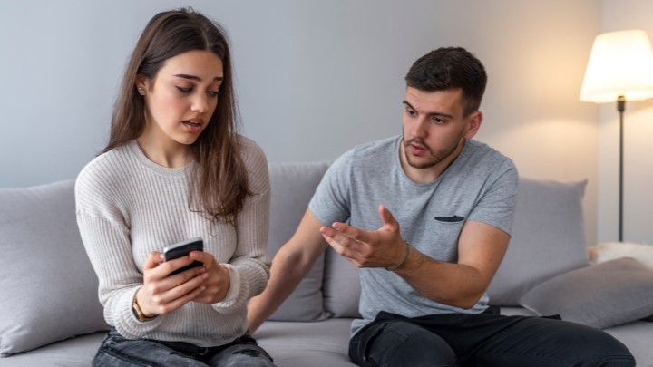 دلایل حسادت افراد در زندگی زناشویی دلایل حسادت افراد در زندگی زناشویی