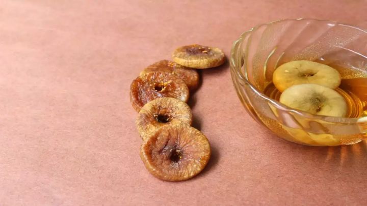 مراحل تهیه خیساندن انجیر خشک مراحل تهیه خیساندن انجیر خشک