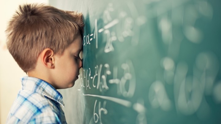 عدم پیشرفت تحصیلی از نشانههای خاموش از مناسب نبودن وضعیت فرزندتان در مدرسه عدم پیشرفت تحصیلی از نشانههای خاموش از مناسب نبودن وضعیت فرزندتان در مدرسه