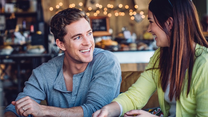 11 نشانه که ثابت میکند مردی عاشق شما است! 11 نشانه که ثابت میکند مردی عاشق شما است!