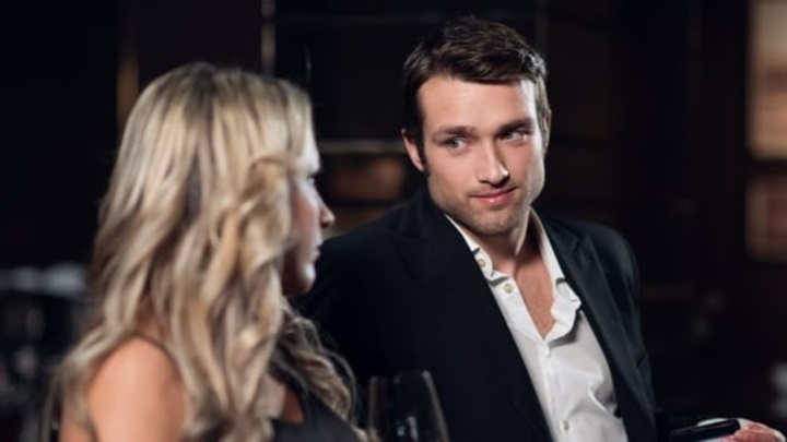 چگونه بفهمیم مردی عاشقمان است؟ چگونه بفهمیم مردی عاشقمان است؟