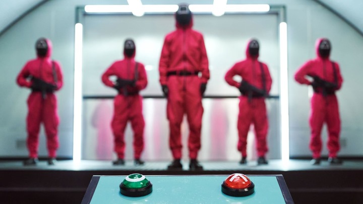 بازی چراغ قرمز، چراغ سبز در جدیدترین تریلر فصل دوم سریال بازی مرکب (Squid Game) بازی چراغ قرمز، چراغ سبز در جدیدترین تریلر فصل دوم سریال بازی مرکب (Squid Game)