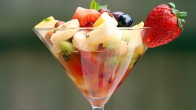 طرز تهیه کوکتل میوههای تابستانی؛ خنک و جذاب برای روزهای گرم