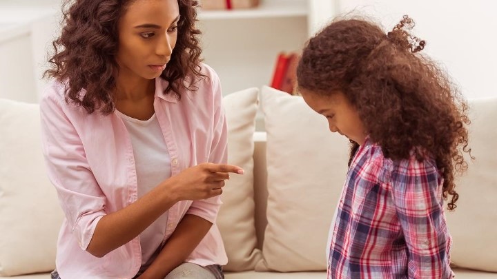 چگونه بزرگسالان می‌توانند به دانش آموزانی که دروغ می گویند پاسخ دهند