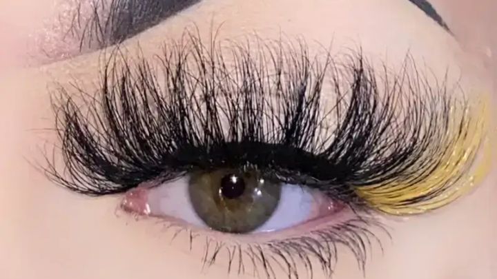 مژههای رنگی هماهنگ با رنگ چشم از ایدههای جذاب برای اکستنشن مژه رنگی مژههای رنگی هماهنگ با رنگ چشم از ایدههای جذاب برای اکستنشن مژه رنگی