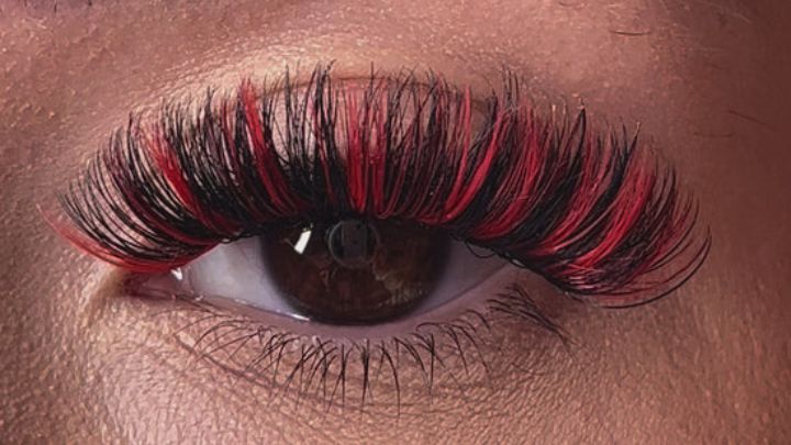 اکستنشن مژه با رنگ قرمز از ایدههای جذاب برای اکستنشن مژه رنگی اکستنشن مژه با رنگ قرمز از ایدههای جذاب برای اکستنشن مژه رنگی