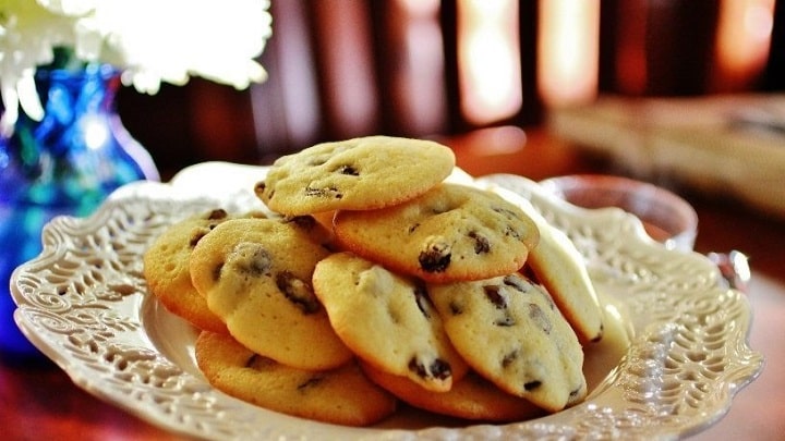 چند فوت کوزهگری برای تهیه کلوچه تابهای کشمشی چند فوت کوزهگری برای تهیه کلوچه تابهای کشمشی