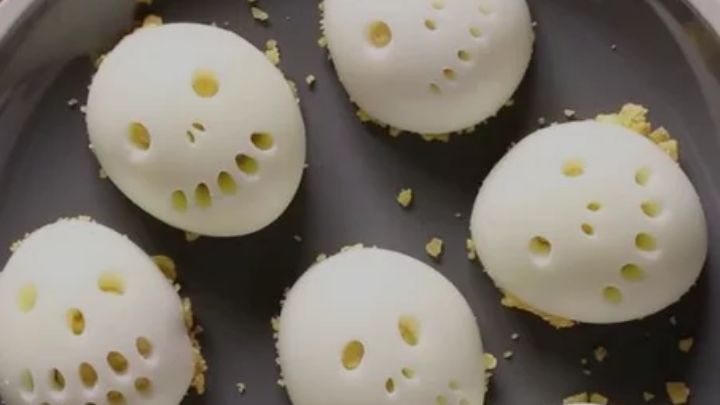 جمجمه تخم مرغی؛ یک خوراکی ساده برای مهمانی هالووین