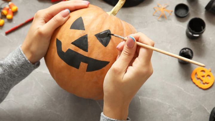 تزیین کدو حلوایی؛ آسانتر از آن چیزی که فکر میکنید تزیین کدو حلوایی؛ آسانتر از آن چیزی که فکر میکنید