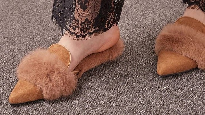 صندل‌های خزدار؛ با هر استایلی ست می‌شوند