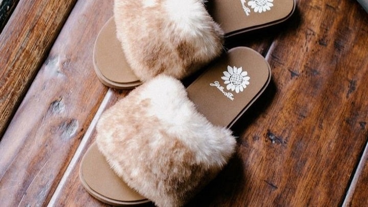 با صندلهای خزدار، پاییز را گرم و شیک بگذرانید با صندلهای خزدار، پاییز را گرم و شیک بگذرانید