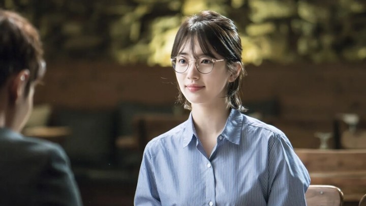 وقتی تو خواب بودی (While You Were Sleeping) از بهترین فیلم و سریال‌های بائه سوزی