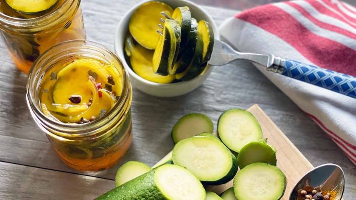 مراحل تهیه ترشی کدو و پیاز