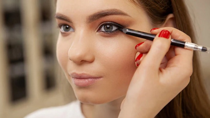 نکاتی که باید در مورد فید کردن آرایش بدانید