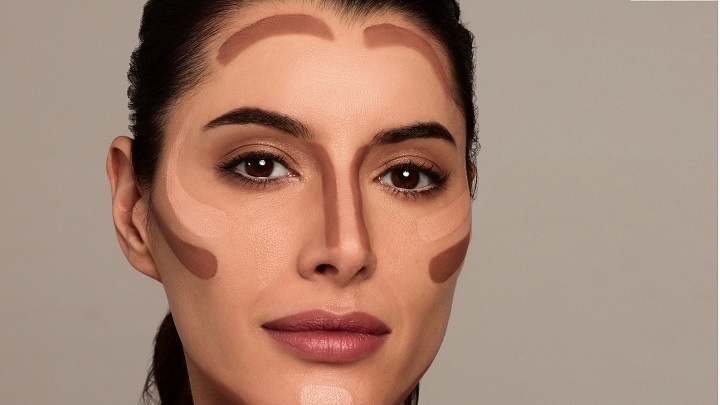 با این ترفندها، صورتتان را مثل حرفهایها کانتور کنید با این ترفندها، صورتتان را مثل حرفهایها کانتور کنید