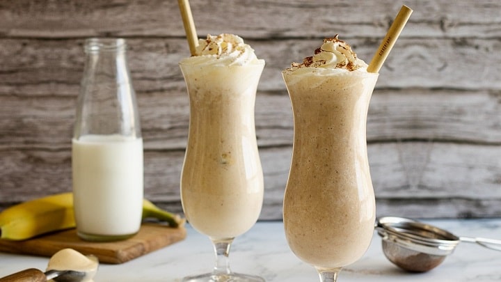 روش تهیه شیر موز گلاسه بدون بستنی