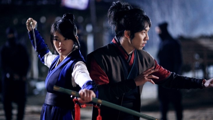 کتاب خانواده گو (Gu Family Book) از سریال‌های کره‌ای مشابه کیمیا روح (Alchemy of Souls)