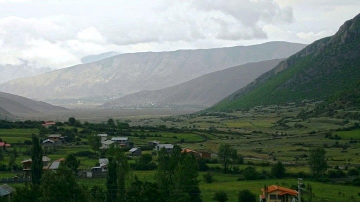 دیدنیهای نوشهر: از جنگلهای سرسبز تا سواحل ماسهای دیدنیهای نوشهر: از جنگلهای سرسبز تا سواحل ماسهای