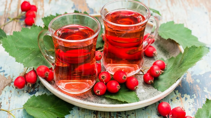 نکات و فوت و فنهای تهیه دمنوش زالزالک نکات و فوت و فنهای تهیه دمنوش زالزالک