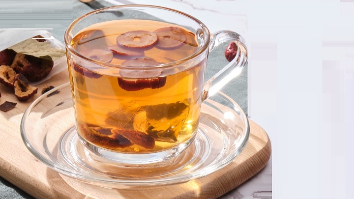 مراحل تهیه دمنوش زالزالک با میوه آن مراحل تهیه دمنوش زالزالک با میوه آن