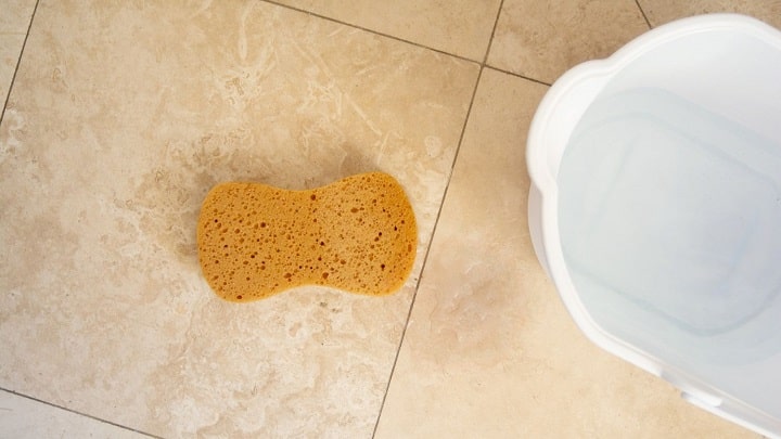 براق کردن سنگ‌های کف خانه با جوش شیرین