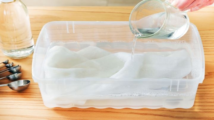 کاربردهای سرکه سفید در شستشو و نظافت لباسها کاربردهای سرکه سفید در شستشو و نظافت لباسها