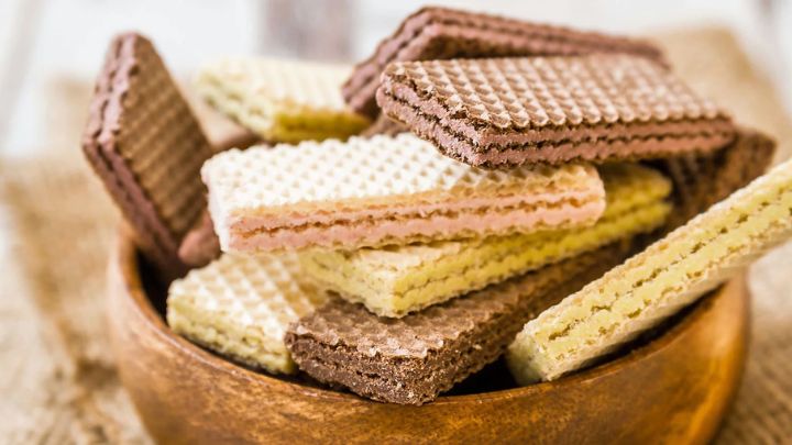مراحل تهیه ویفر شکلاتی مراحل تهیه ویفر شکلاتی