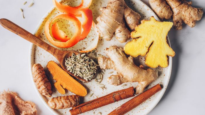 نکات و فوت و فنهای تهیه دمنوش پرتقال و زنجبیل نکات و فوت و فنهای تهیه دمنوش پرتقال و زنجبیل