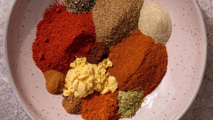 مراحل تهیه ادویه همه کاره عربی مراحل تهیه ادویه همه کاره عربی